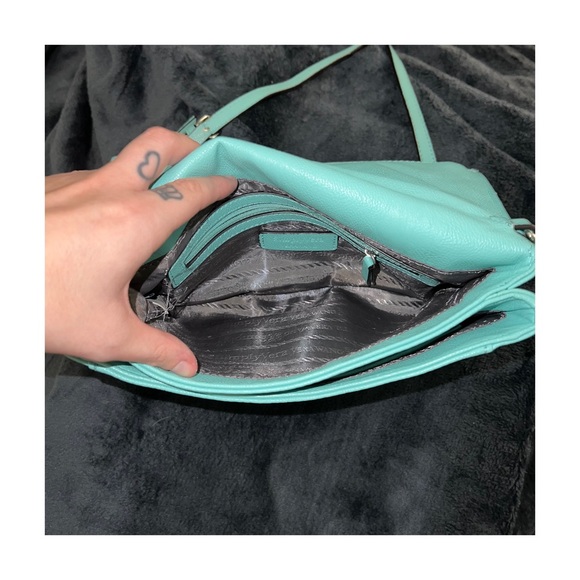 Simply Vera Wang Crossbody Bag - Picture 6 of 12